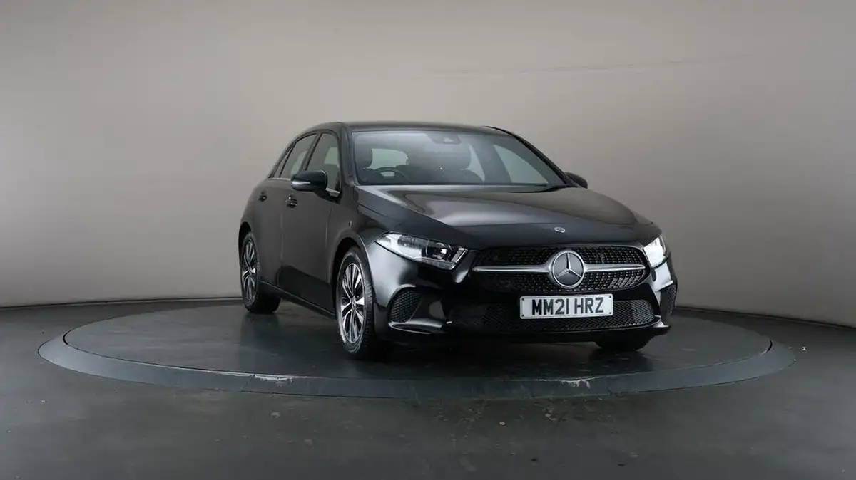2021-mercedes-benz-a-class-13-a180-se-7g-dct-big-44