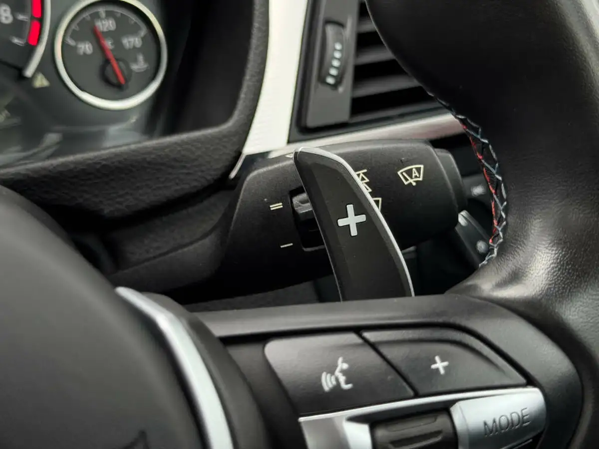 2014-bmw-4-series-30-m4-convertible-m-dct-big-61