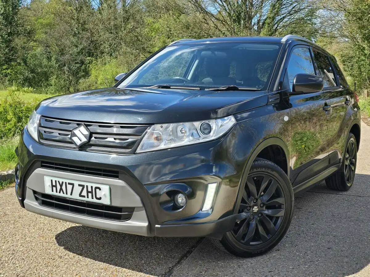 2017-suzuki-vitara-16-kuro-big-1