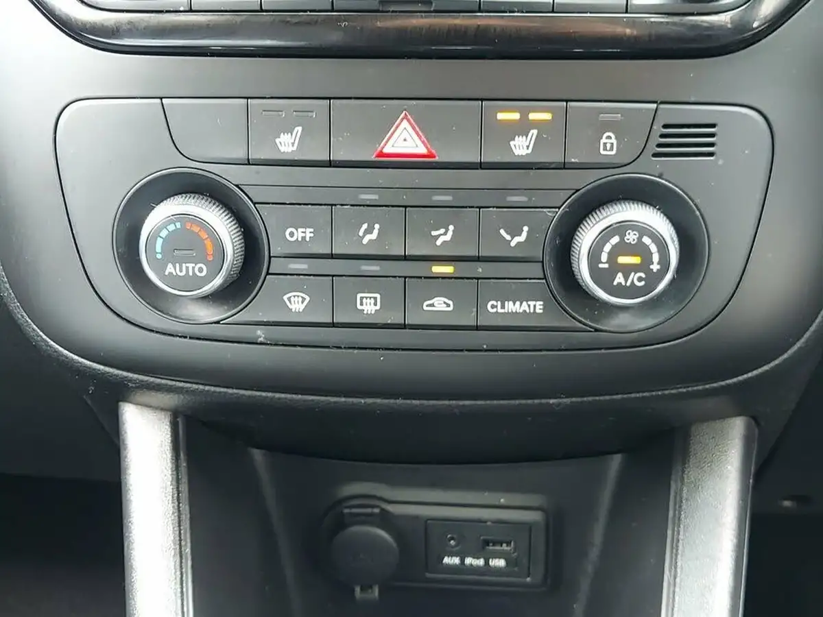 2016-kia-venga-16crdi-3-big-36
