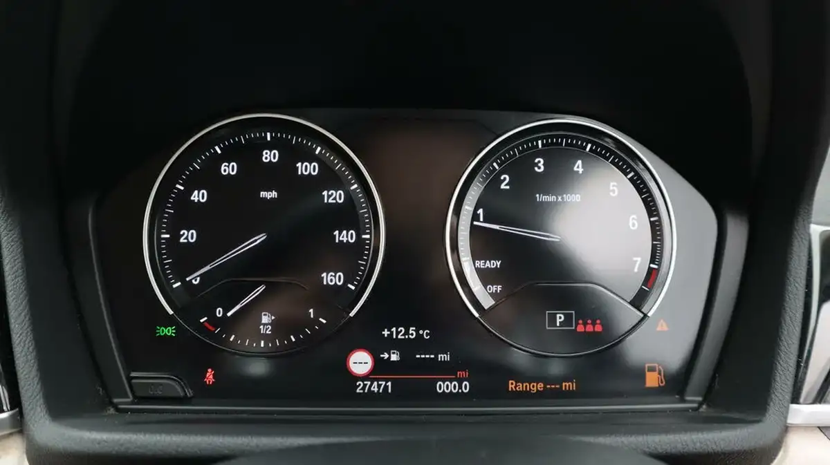 2021-bmw-x1-20-sdrive20i-xline-big-10