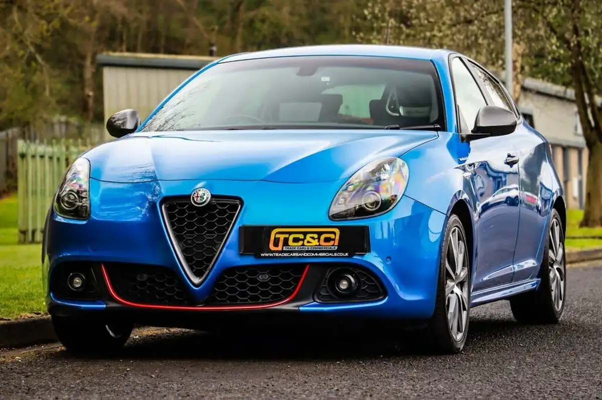 2018-alfa-romeo-giulietta-17-veloce-big-9