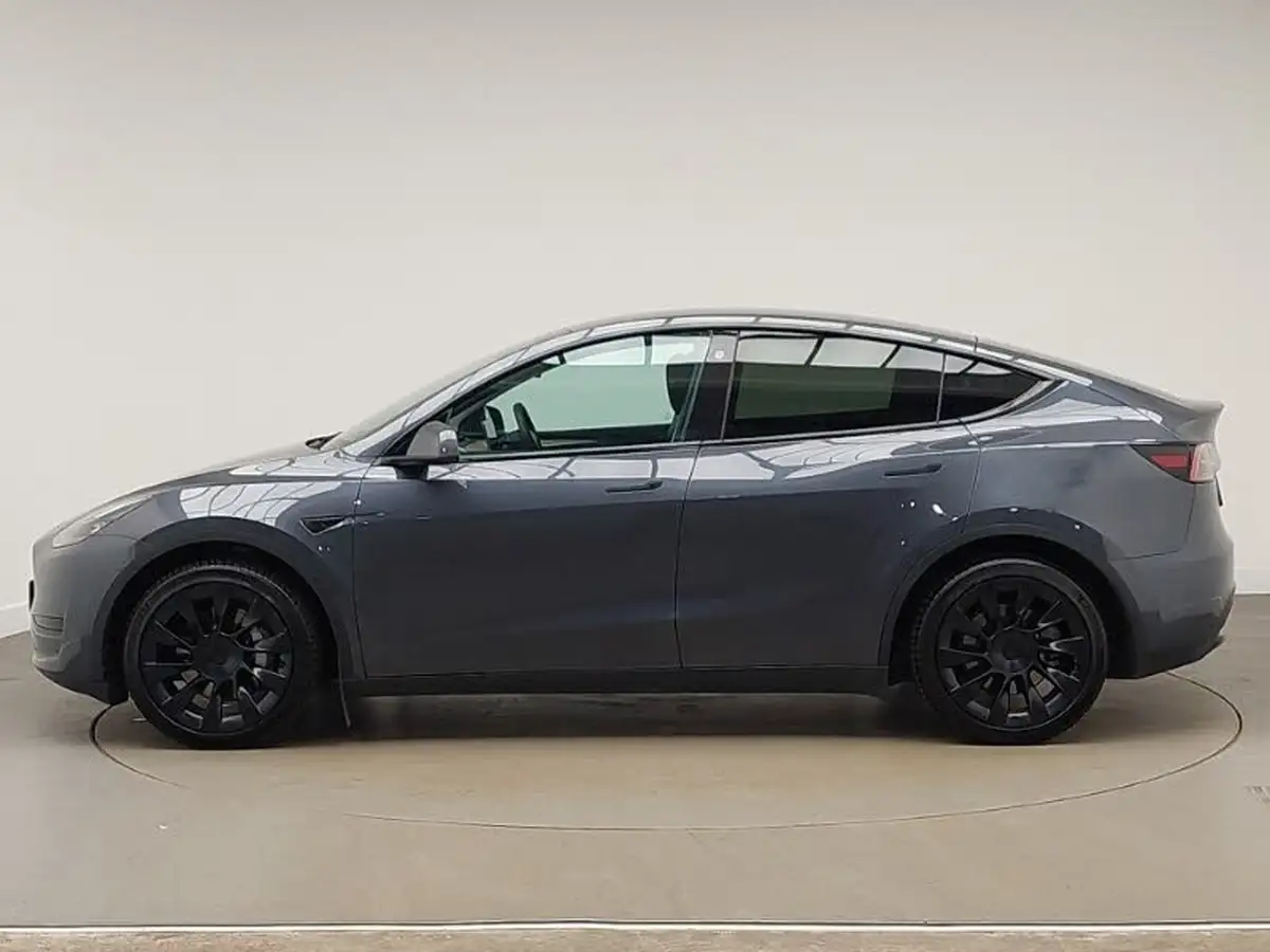 2023-tesla-model-y-e-rwd-big-3