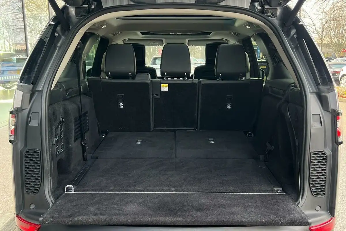 2020-land-rover-discovery-30-sd6-hse-luxury-big-34