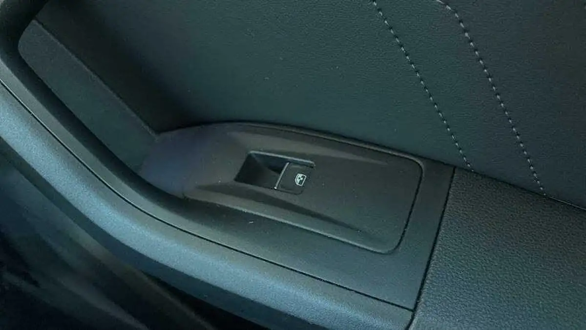 2023-seat-ateca-15-ecotsi-fr-dsg-big-12