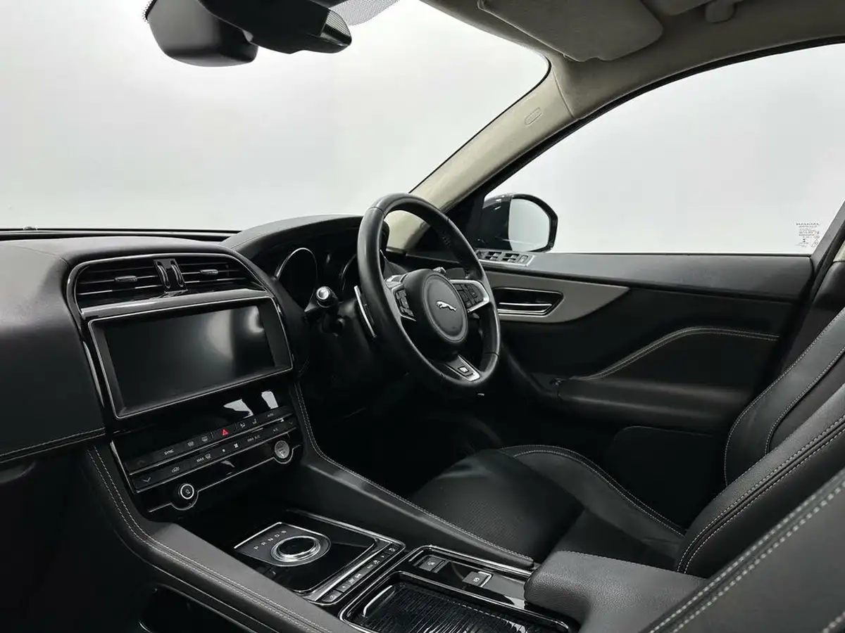2019-jaguar-f-pace-30td-s-big-27