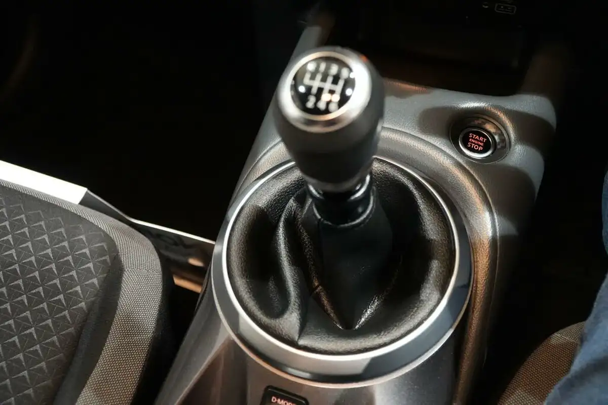 2022-nissan-juke-10-dig-t-n-connecta-big-13