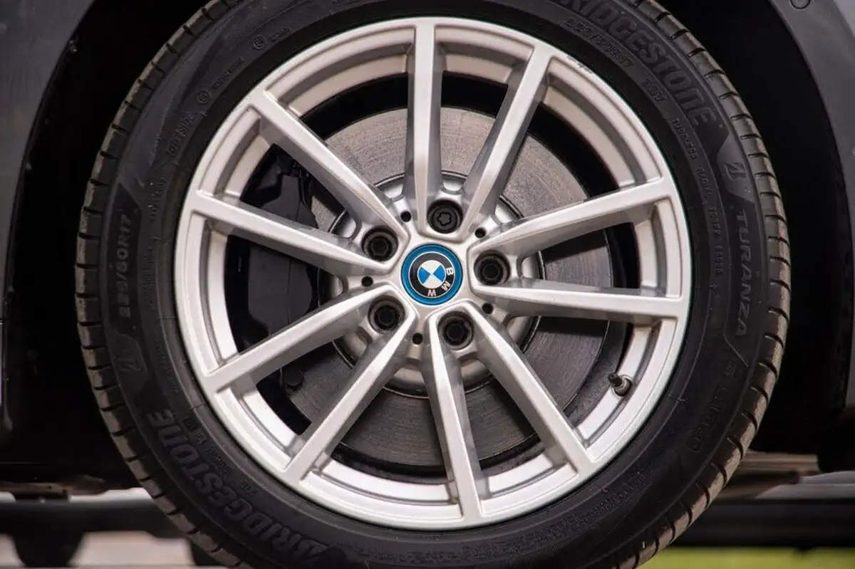 2021-bmw-3-series-20-330e-se-pro-touring-5d-big-35