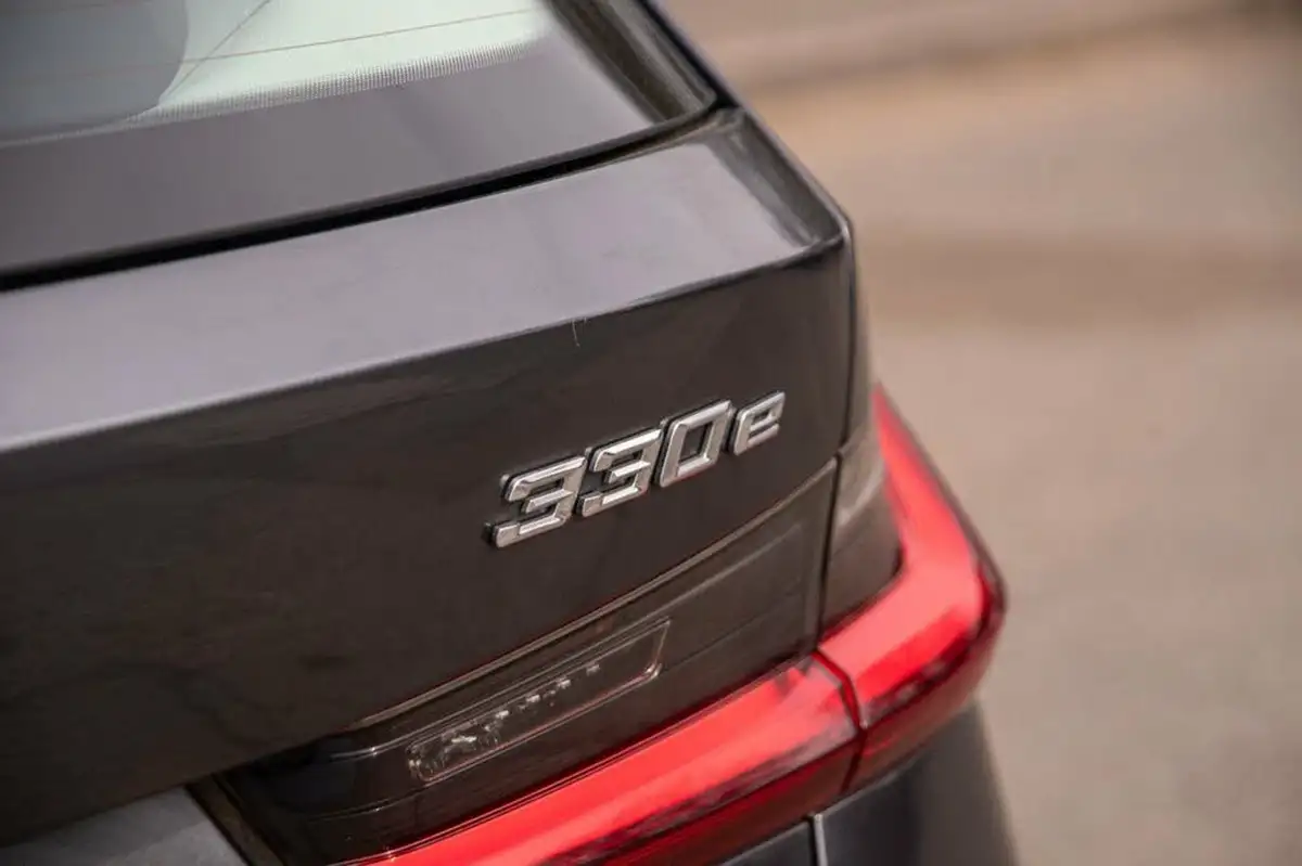 2021-bmw-3-series-20-330e-se-pro-touring-5d-big-7