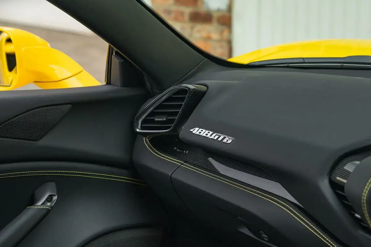 2018-ferrari-488-39-488-gtb-big-41