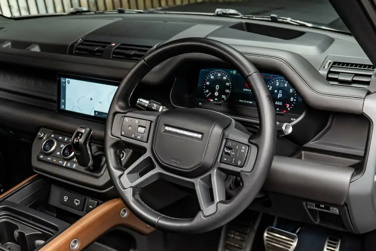 2021-land-rover-90-defender-30-p400-x-big-22