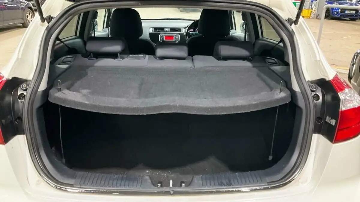 2016-kia-rio-125-sr7-5d-big-8