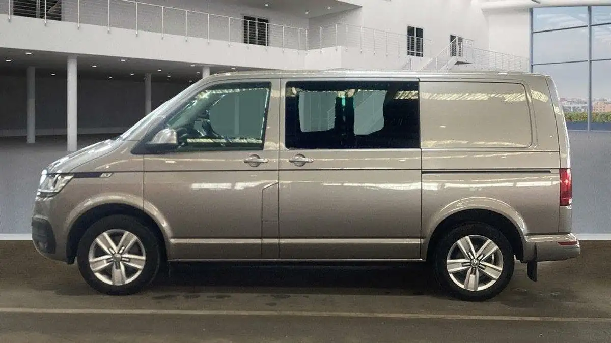 2022-volkswagen-transporter-20bitdi-t32-highline-bmt-swb-4motion-199pseu6dt-e-kombi-big-4
