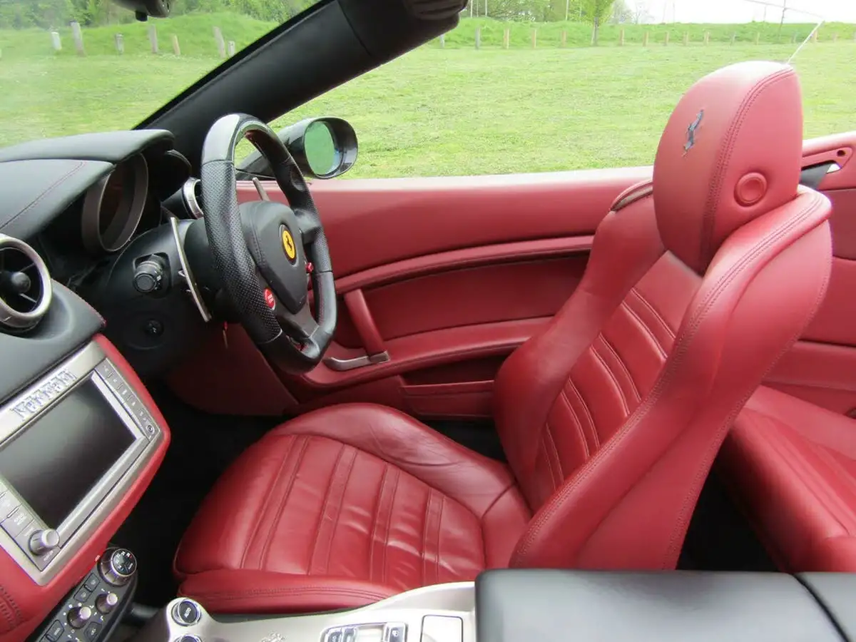 2010-ferrari-california-43-big-3