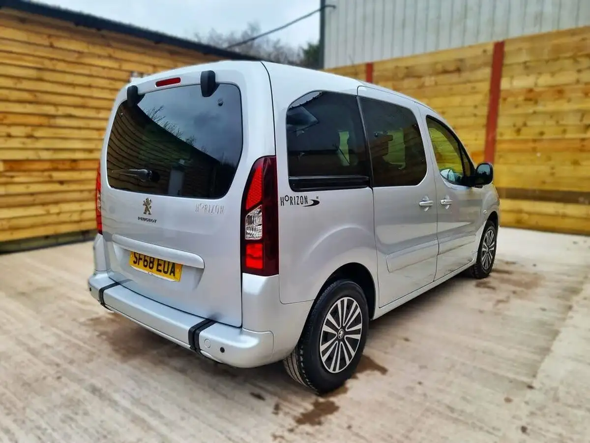 2018-peugeot-partner-big-10