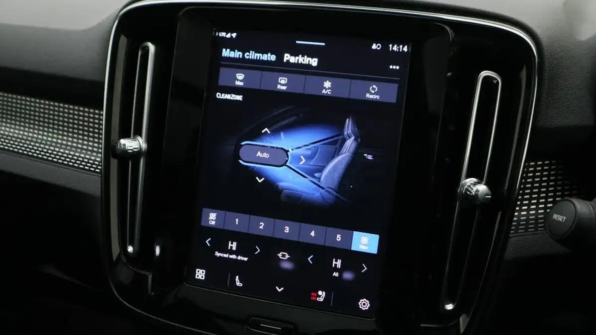 2022-volvo-xc40-e-recharge-pro-big-35