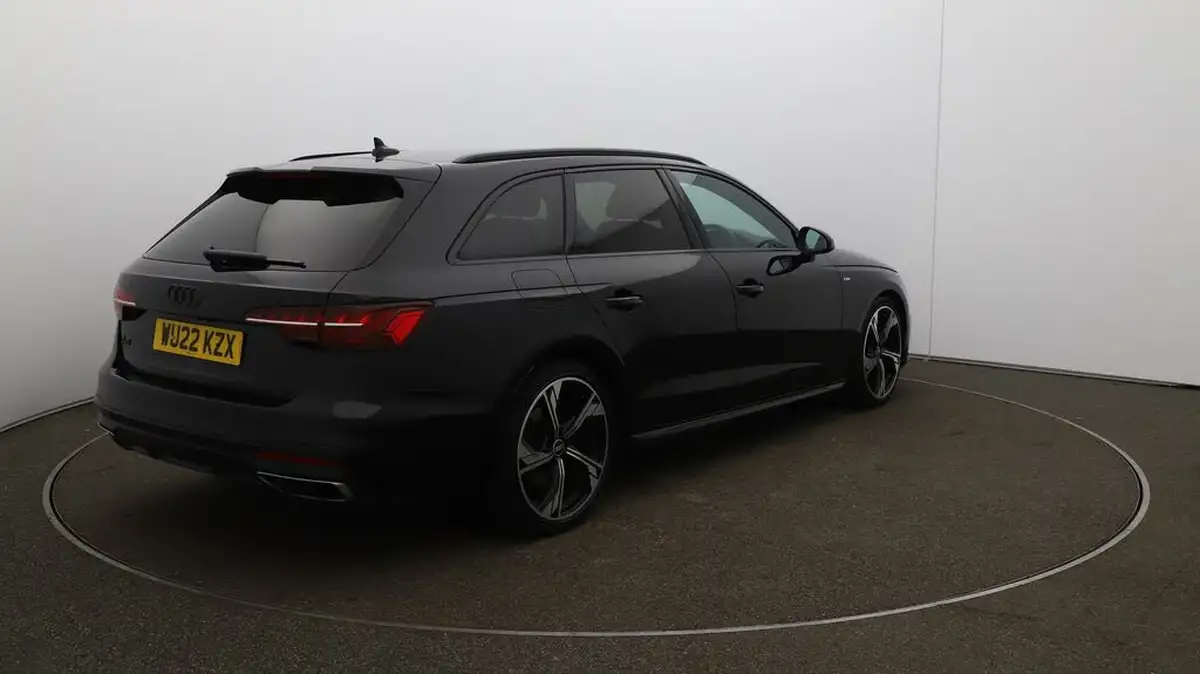 2022-audi-a4-avant-20-35-tfsi-black-edition-s-tronic-big-47