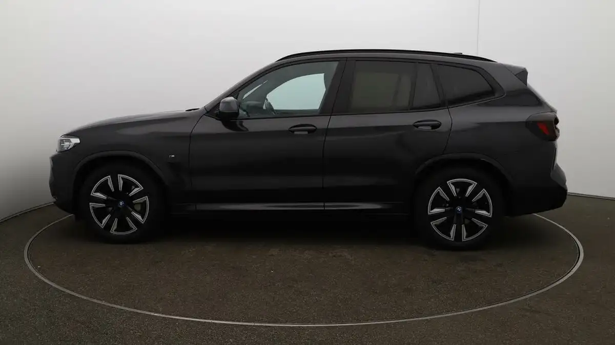 2022-bmw-ix3-e-m-sport-big-58