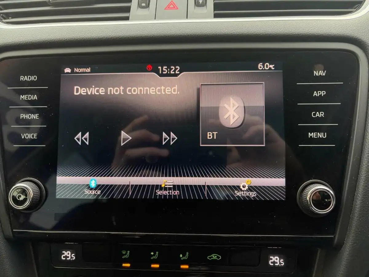 2019-skoda-octavia-16tdi-se-technology-estate-big-27