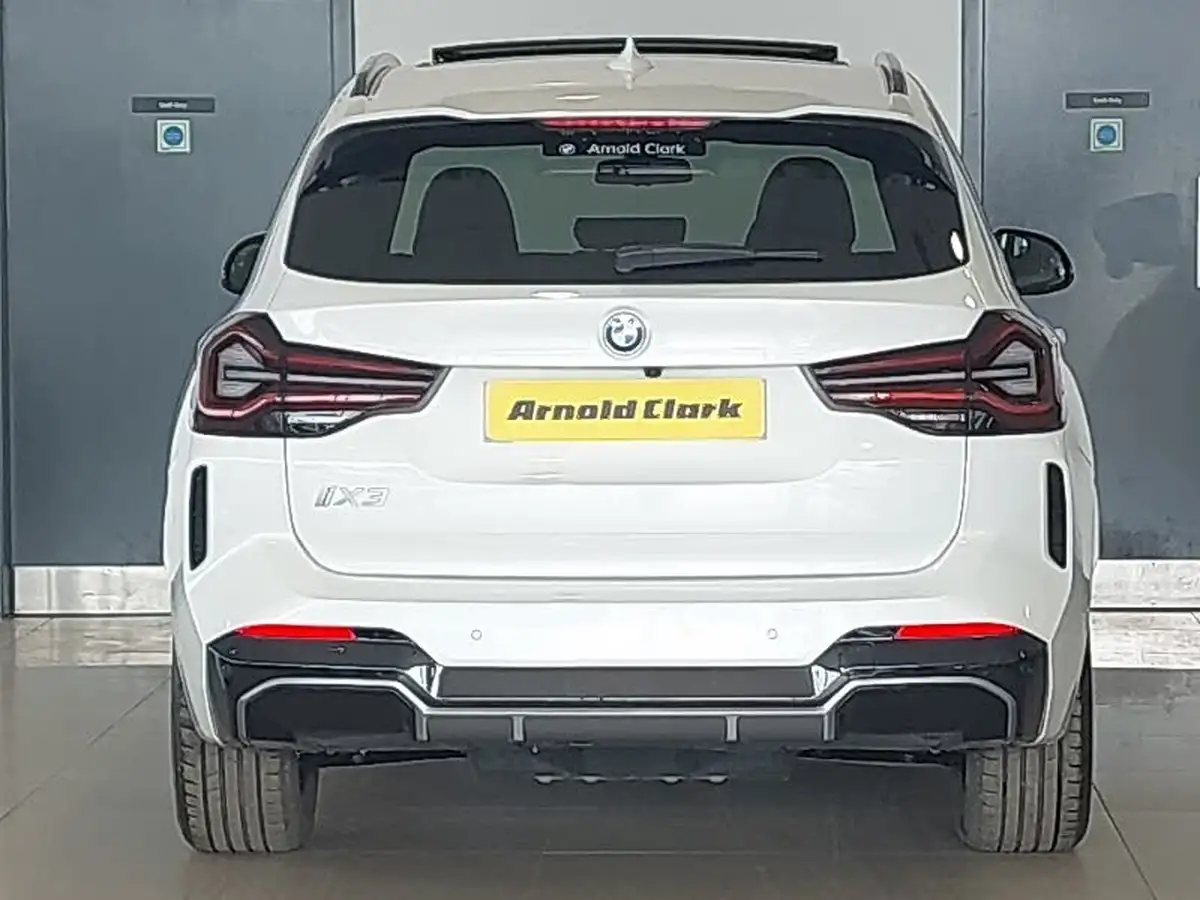 2023-bmw-ix3-e-m-sport-big-14