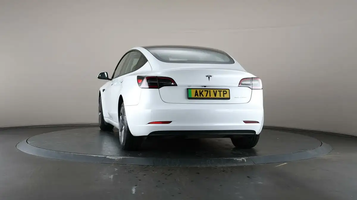 2021-tesla-model-3-e-long-range-awd-big-38