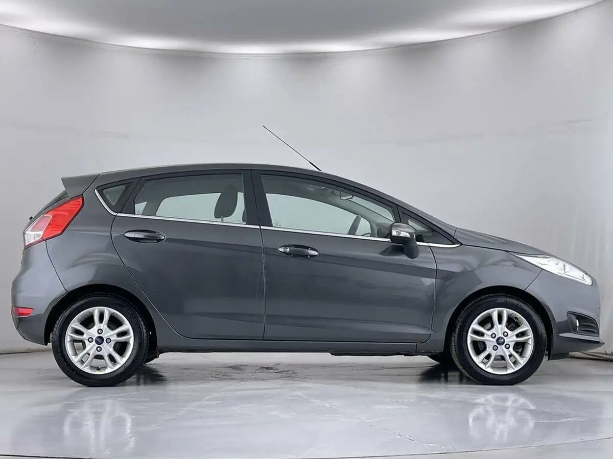 2016-ford-fiesta-10t-zetec-100ps-ecoboost-ss-5d-big-14