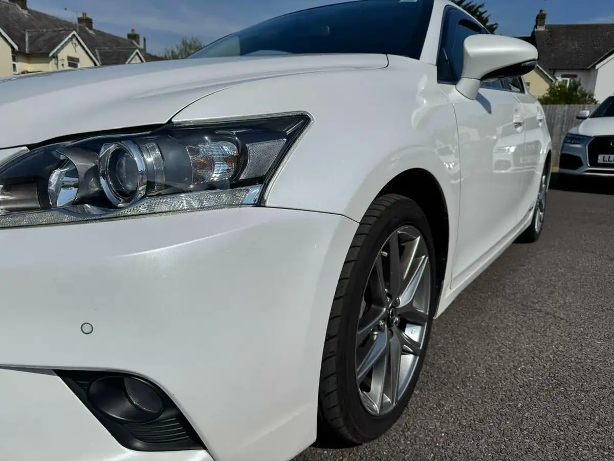 2015-lexus-ct-200h-18-advance-plus-big-29