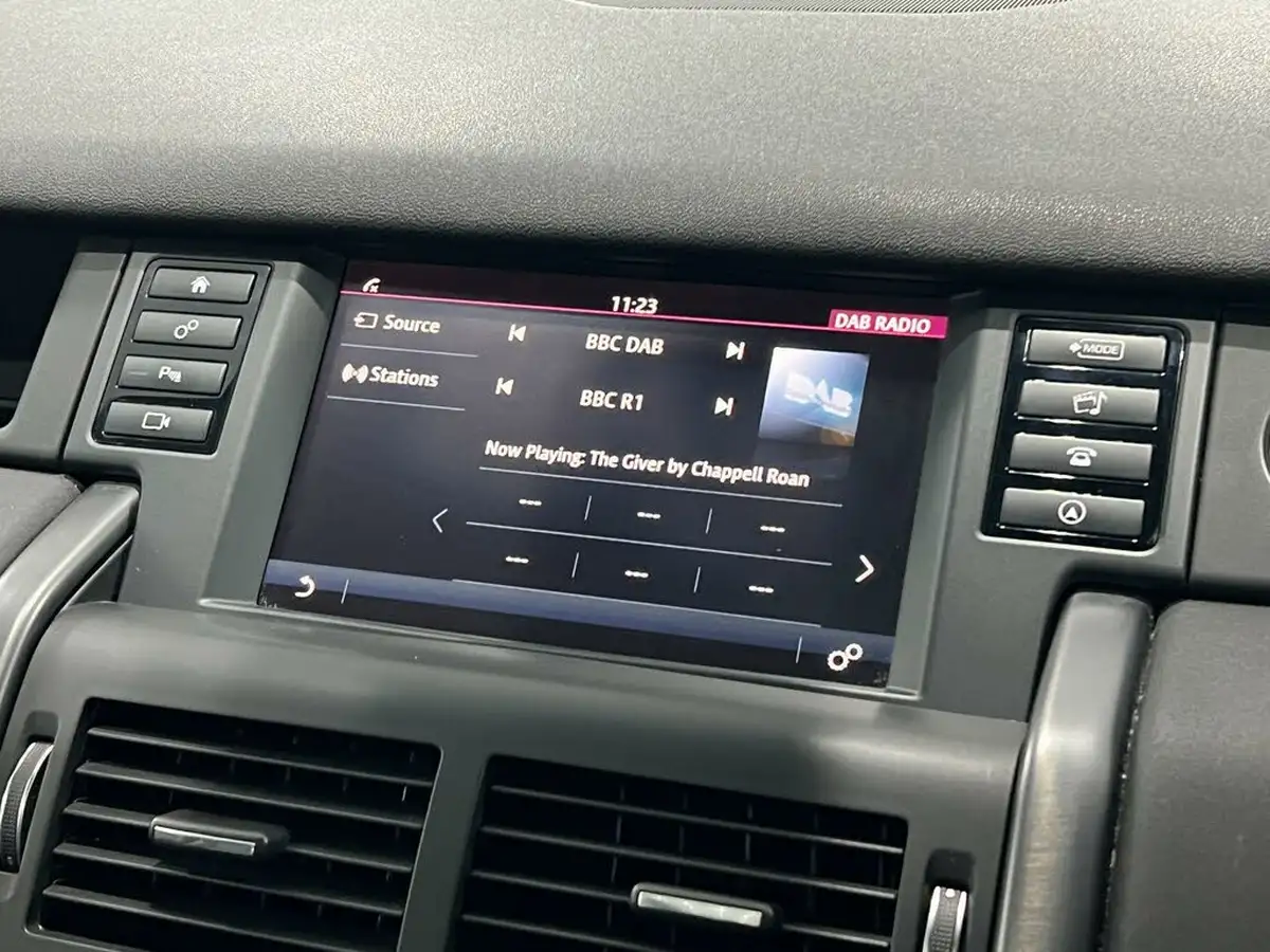 2019-land-rover-discovery-sport-20td4-landmark-big-37
