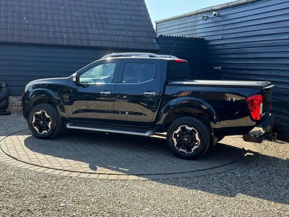 2020-nissan-navara-23dci-tt-tekna-8-navileather-auto-big-25
