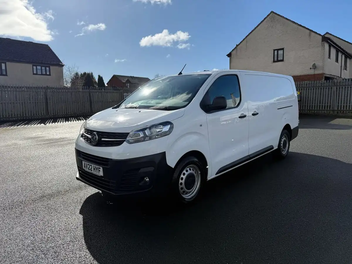 2022-vauxhall-vivaro-15td-2900-l2h1-dynamic-big-2