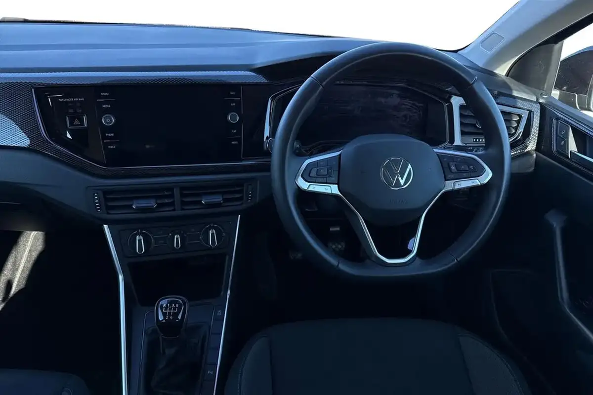 2022-volkswagen-polo-10-tsi-life-big-17