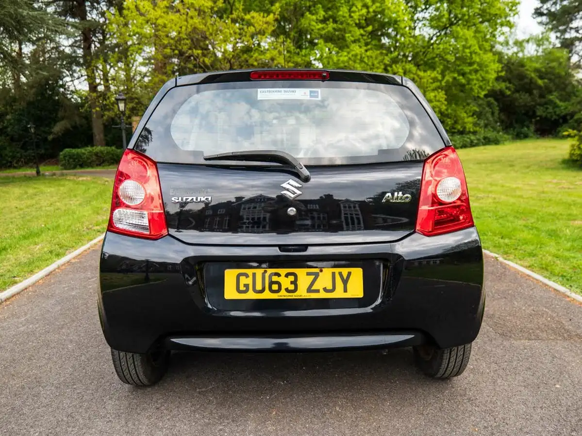 2013-suzuki-alto-10-sz3-big-5