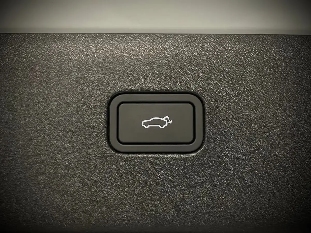 2024-volvo-ex30-e-twin-ultra-big-19