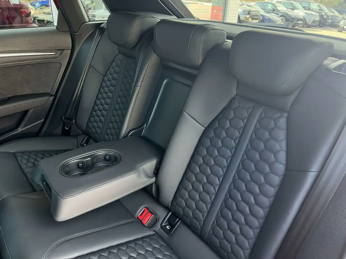2024-audi-rs3-25-tfsi-carbon-black-sportback-5d-big-23