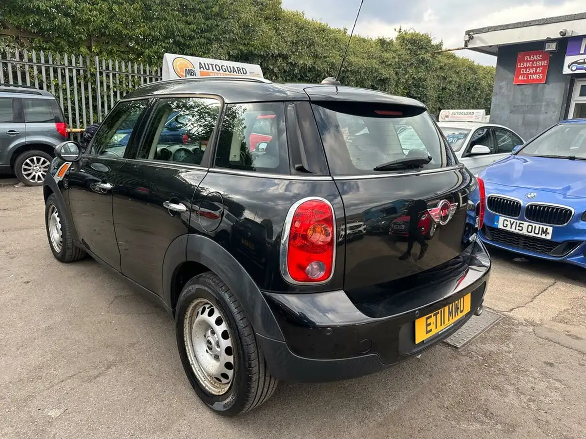 2011-mini-countryman-16td-one-d-90bhp-salt-1598cc-big-2