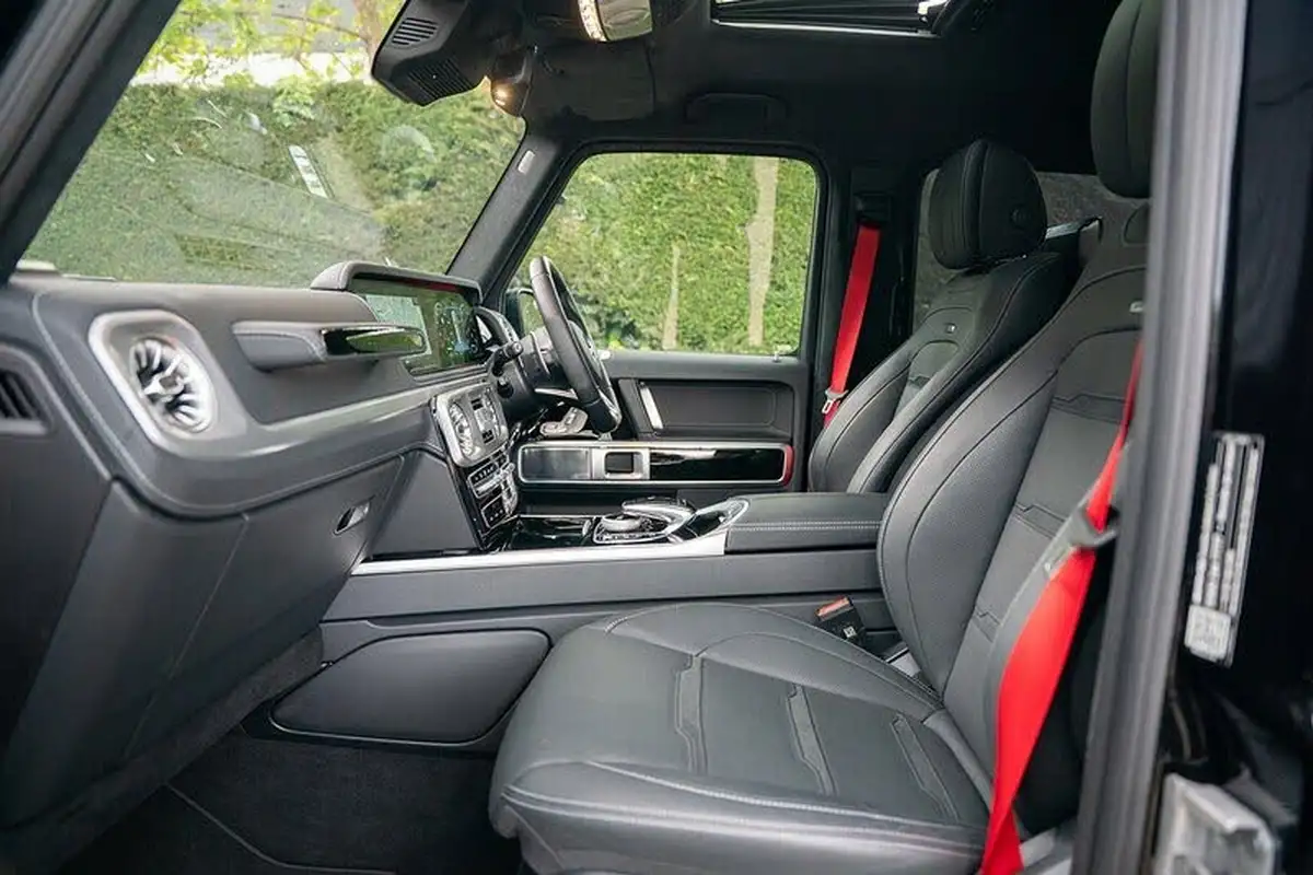 2023-mercedes-benz-g-class-40-g63-amg-big-37
