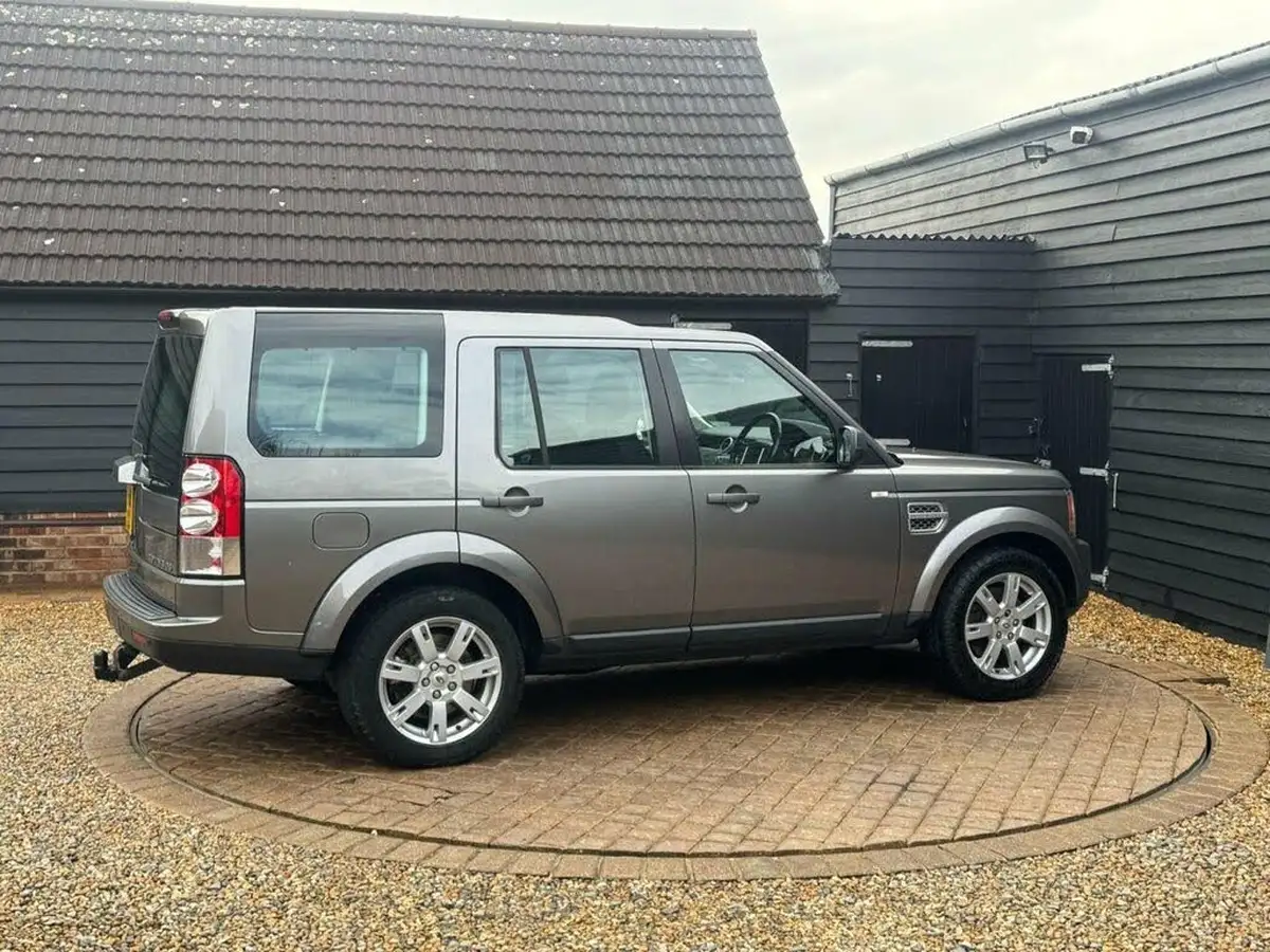 2010-land-rover-discovery-4-30-sd-v6-gs-big-23