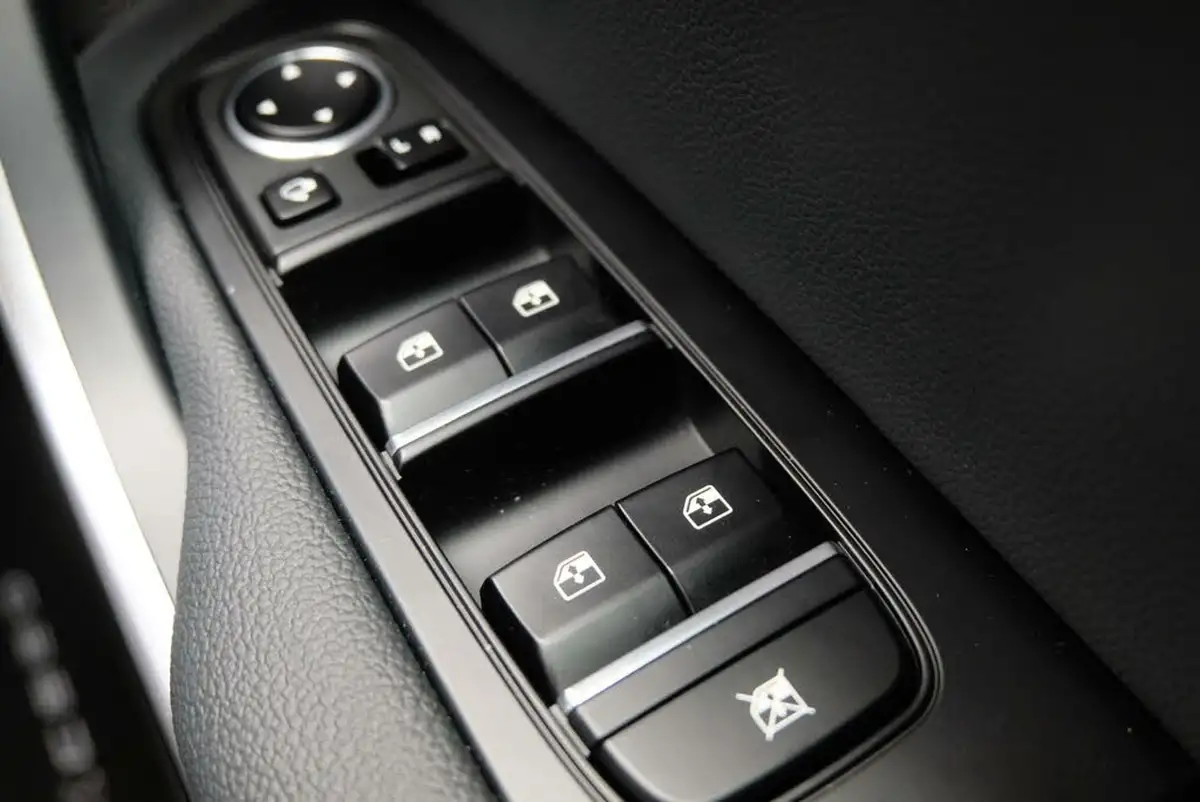 2024-kia-xceed-15-t-gdi-3-dct-big-24