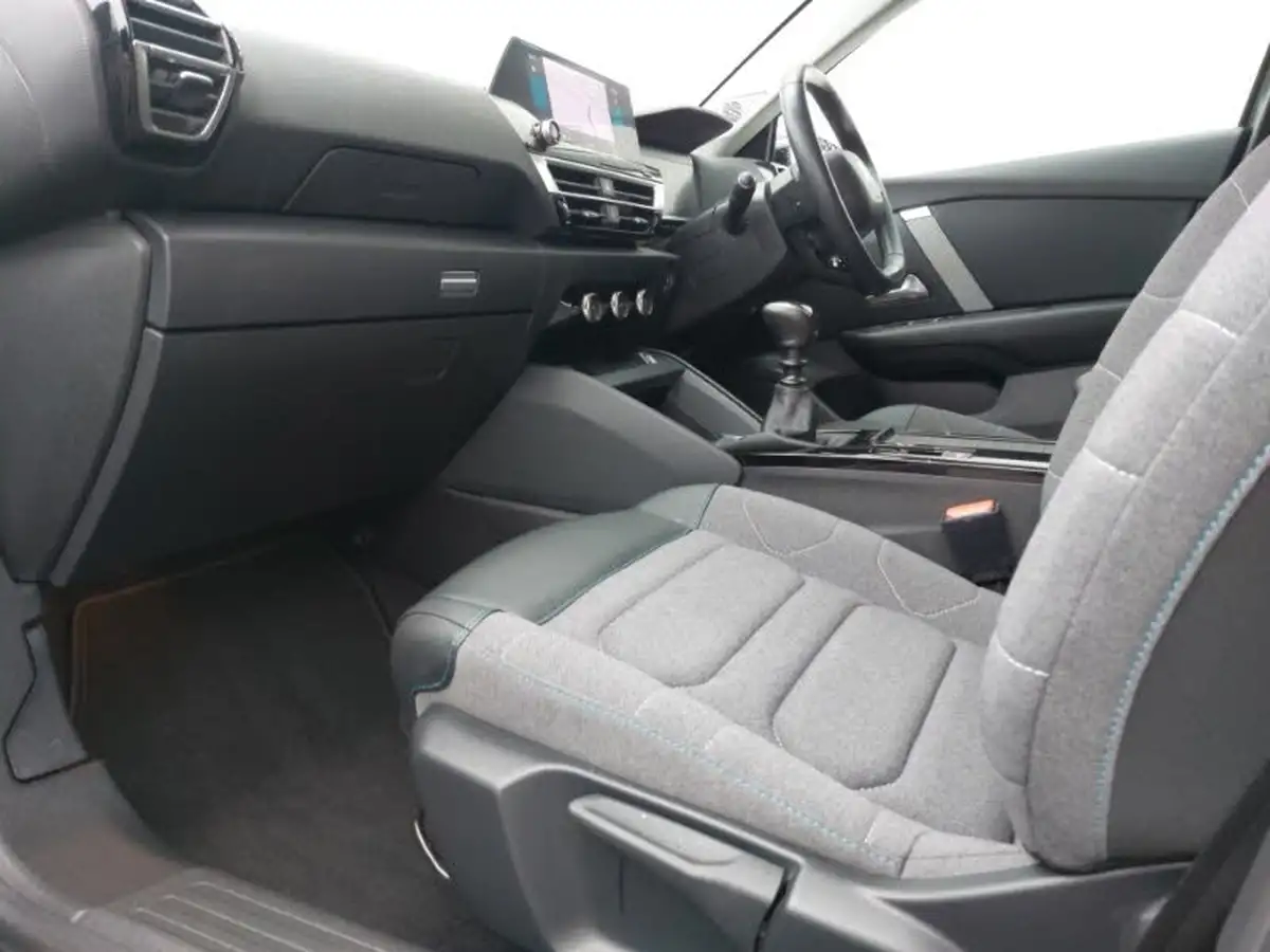 2022-citroen-c4-12-puretech-shine-130ps-big-4