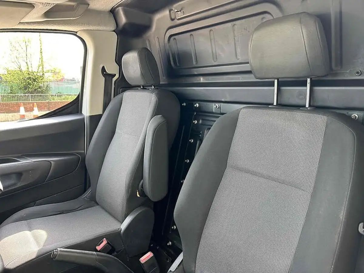 2021-vauxhall-combo-15cdti-dynamic-2300-100pseu6dt-l2h1-panel-big-13