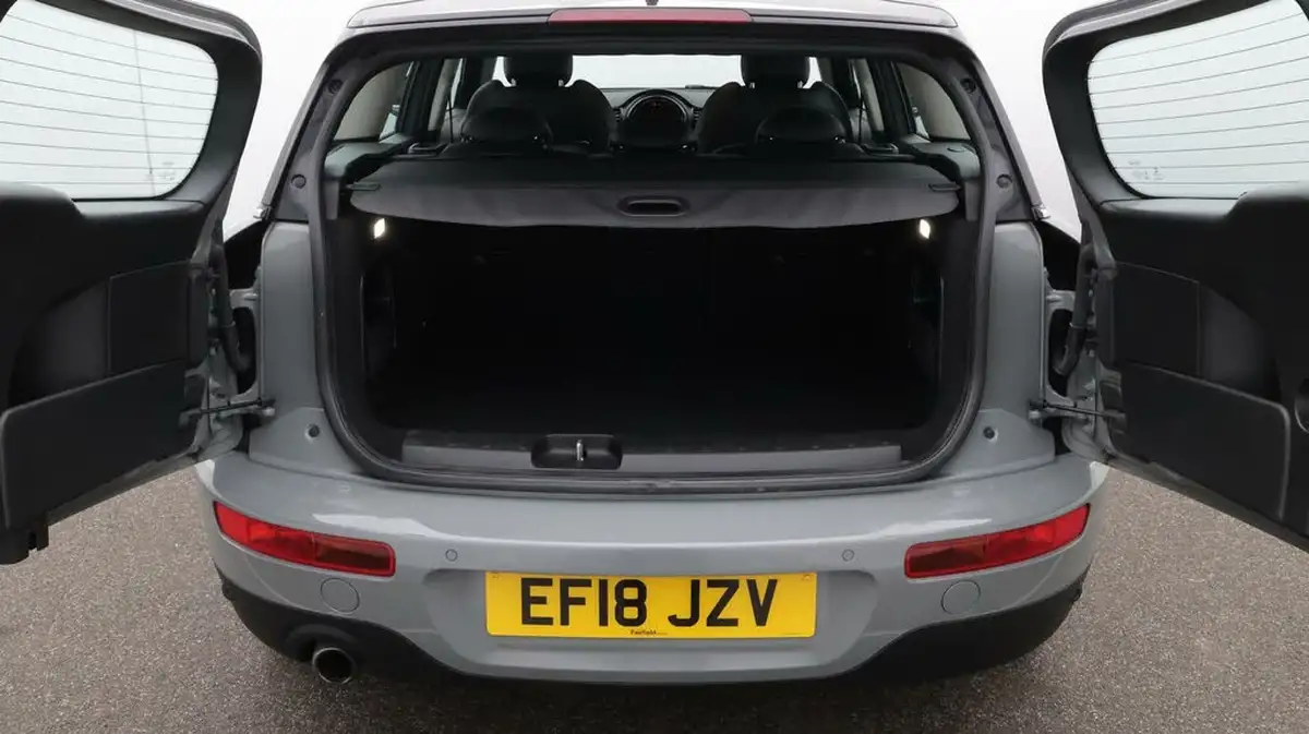 2018-mini-clubman-15-cooper-ss-big-16