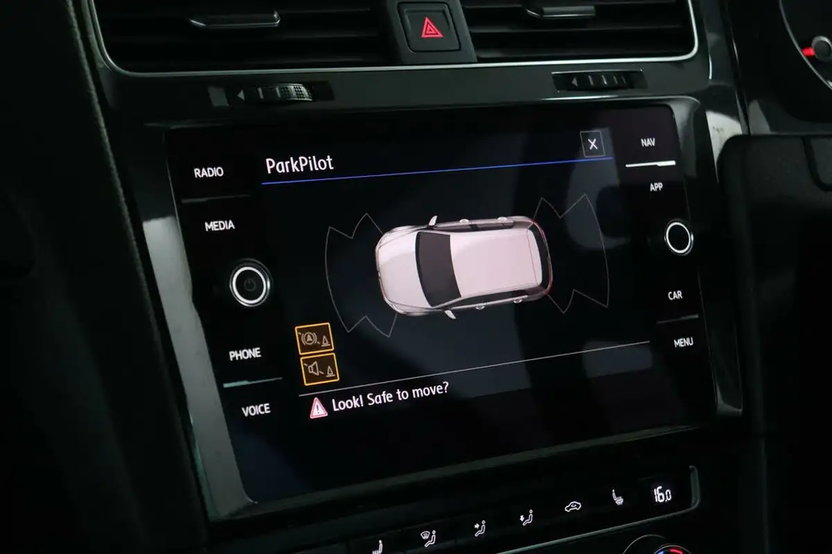 2020-volkswagen-golf-16tdi-match-edition-hatchback-big-34