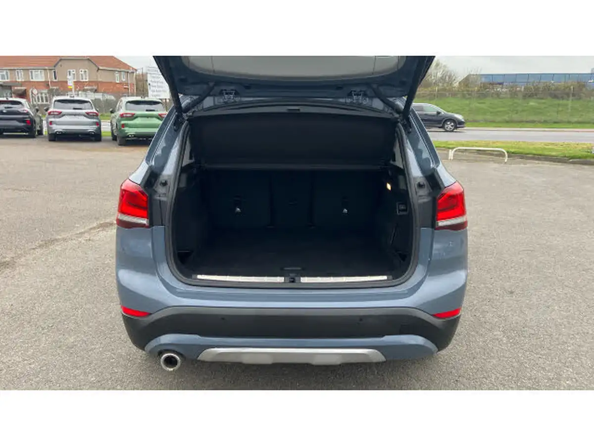 2021-bmw-x1-15-sdrive18i-xline-big-3