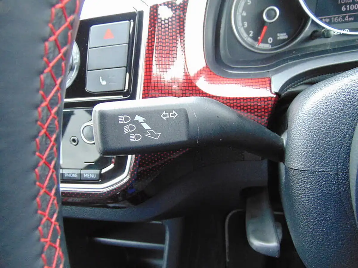 2019-volkswagen-up-10-gti-5d-big-24