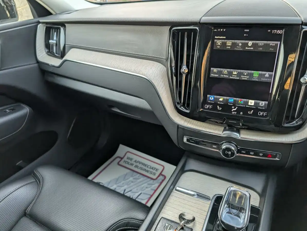 2021-volvo-xc60-20-t8-inscription-pro-390bhp-big-36