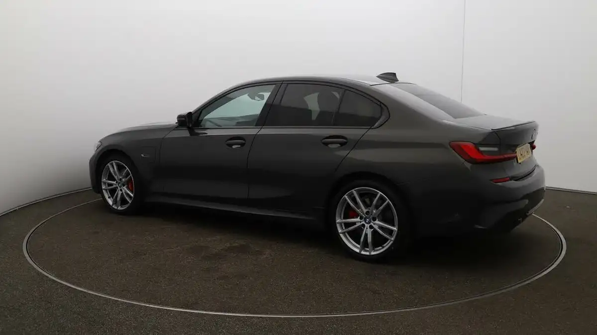 2022-bmw-3-series-20-330e-m-sport-pro-edition-saloon-4d-big-28