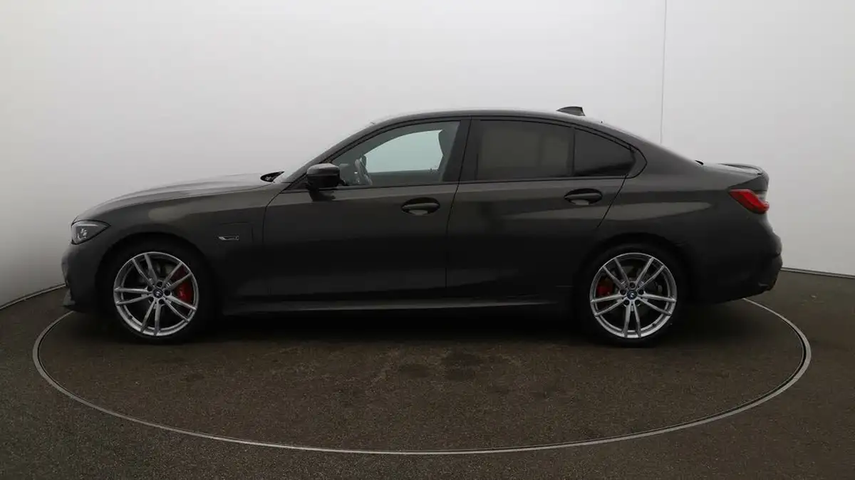 2022-bmw-3-series-20-330e-m-sport-pro-edition-saloon-4d-big-56