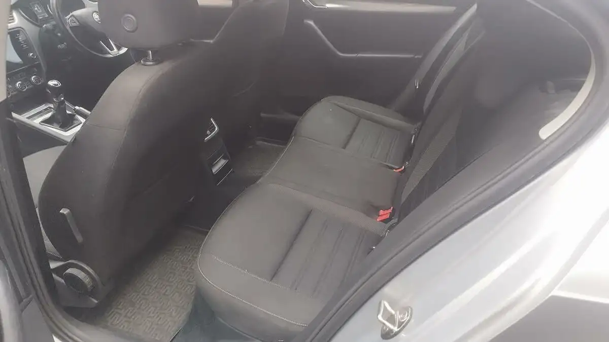 2019-skoda-octavia-16tdi-se-technology-hatchback-big-9