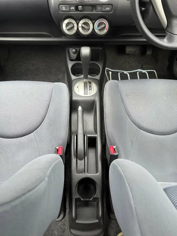 2007-honda-jazz-14-se-cvt-7-big-15