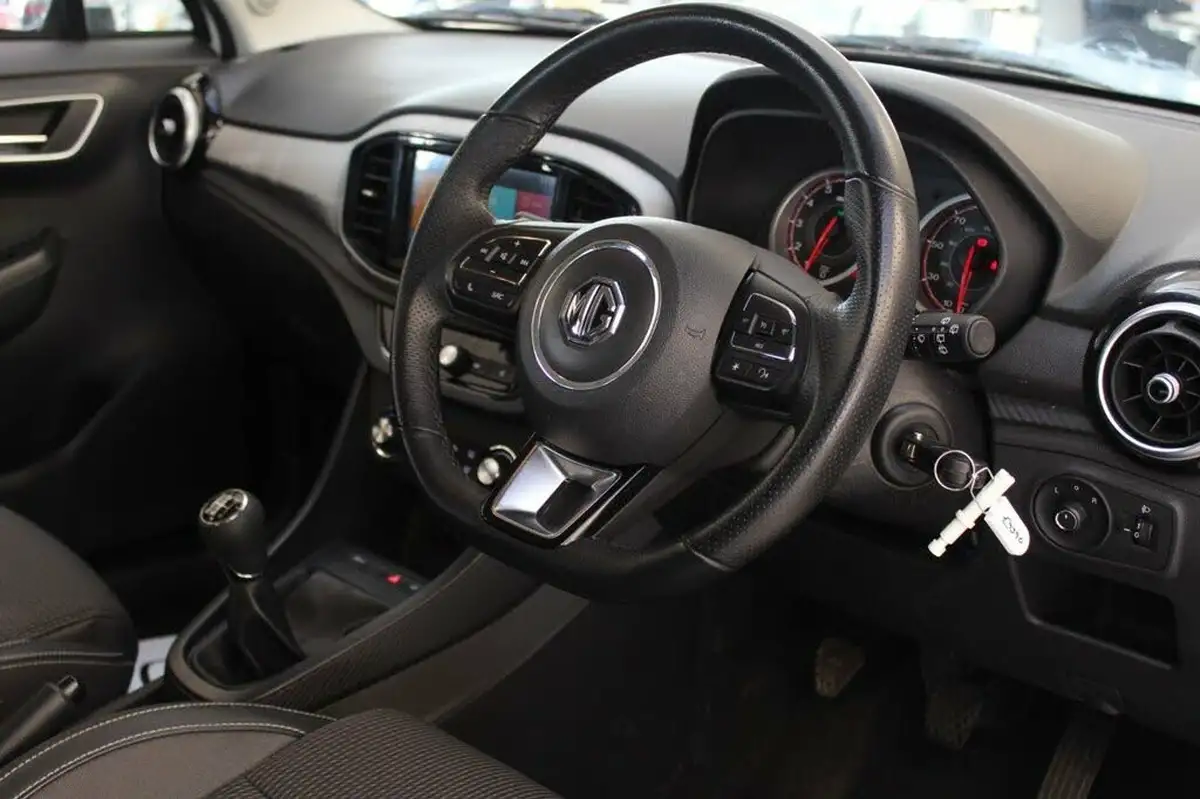 2023-mg-mg3-15-vti-tech-exclusive-nav-big-41